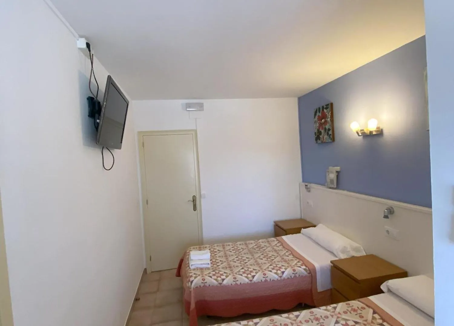 Hotel Les Roques Bascara Испания