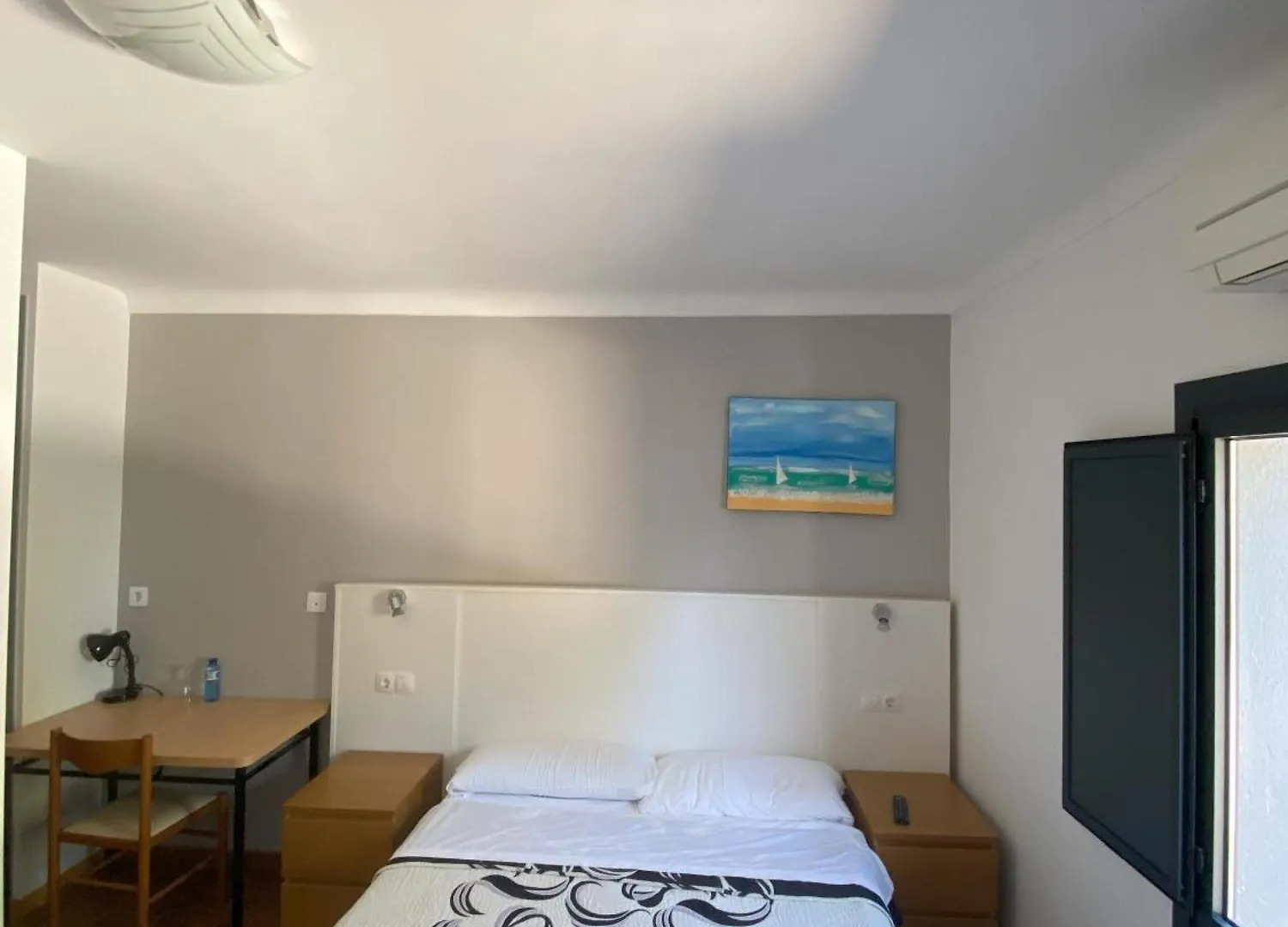 Hotel Les Roques Bascara 0*,  Испания
